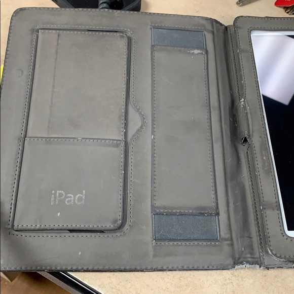 iPad case - Picture 2 of 3